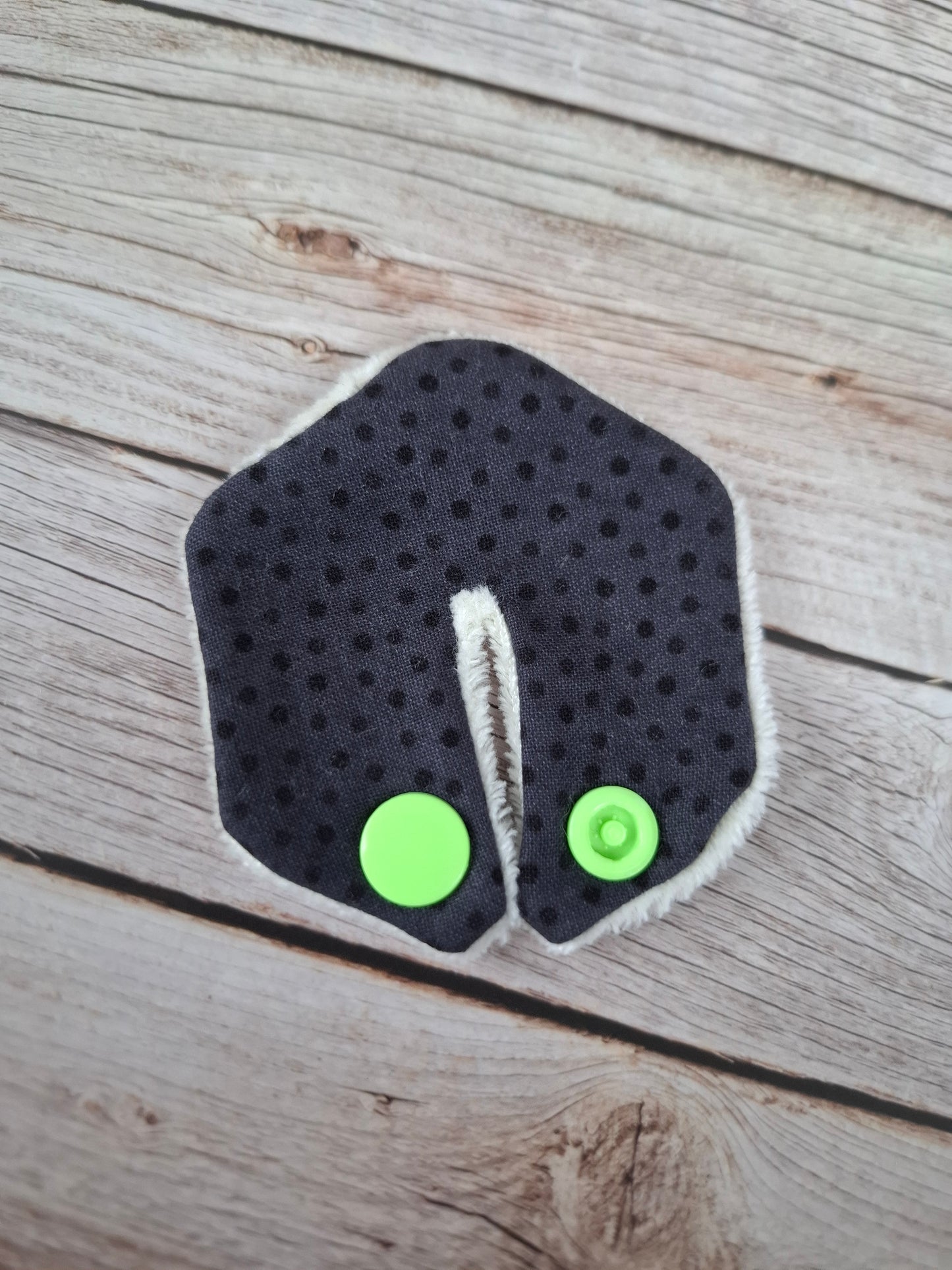 G Tube Pad - Grey and Spots